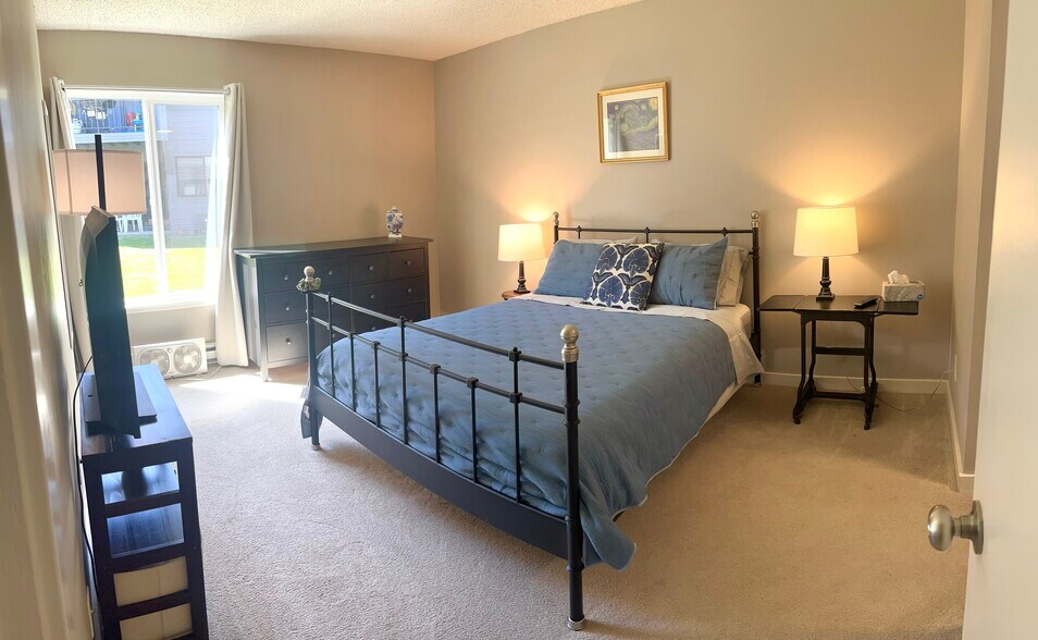 Building Photo - 6745 SW Scholls Ferry Rd