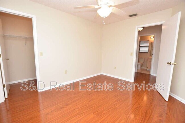 Building Photo - 2210 Harbor Town Ln