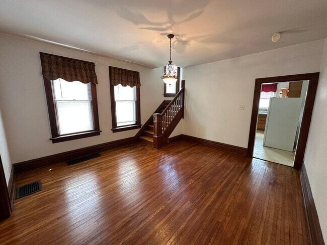 Building Photo - Thurman Ave 273-275 WAG
