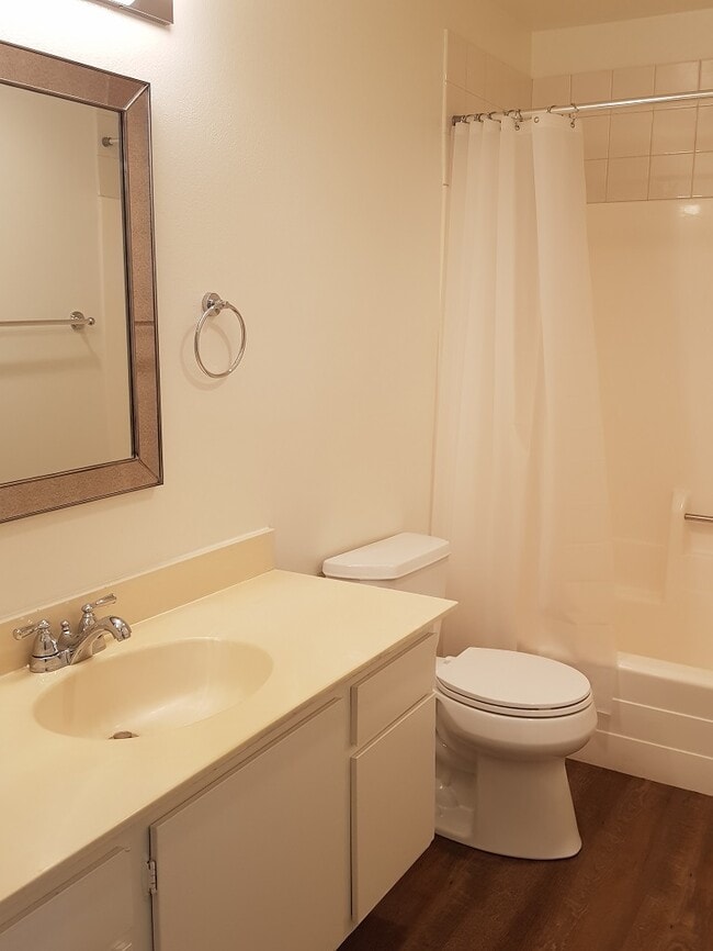 Building Photo - Victoria Village 3+2 Patio Home w/ 2-car g...