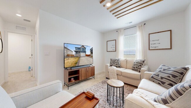 Building Photo - Like New Home W/ 3 Bed, Office, & Loft