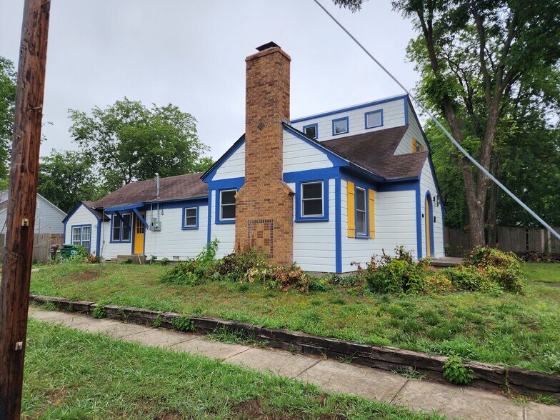 Primary Photo - 310 Amarillo St