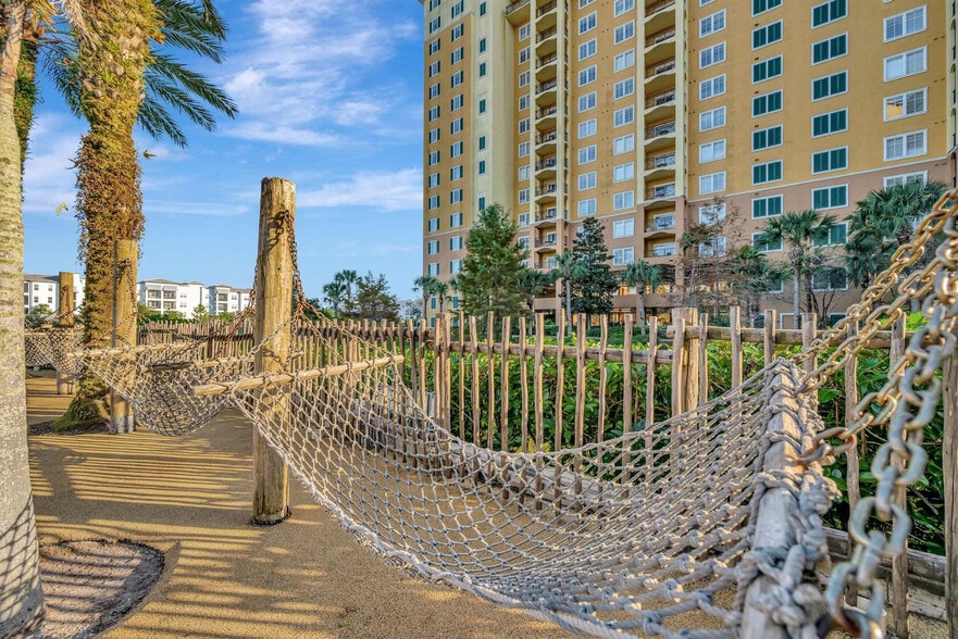 Building Photo - 8101 Resort Village Dr