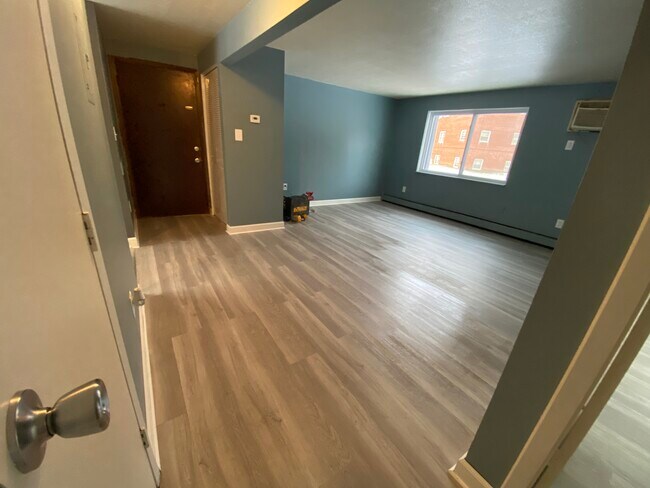 Building Photo - 2278 Grandview Rd