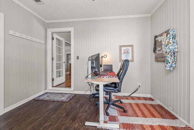Building Photo - 319 Gamarra Rd
