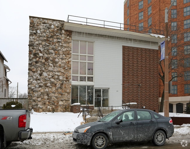 Building Photo - Howell Apartments