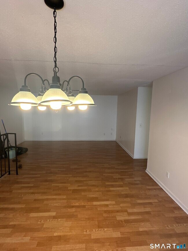 Building Photo - 140 Thompson St