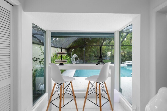 Building Photo - 2252 Las Casitas Dr