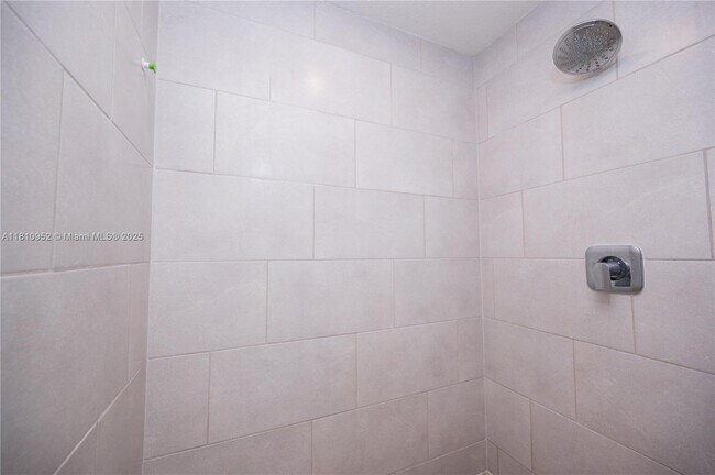 Building Photo - 4640 NW 84th Ave