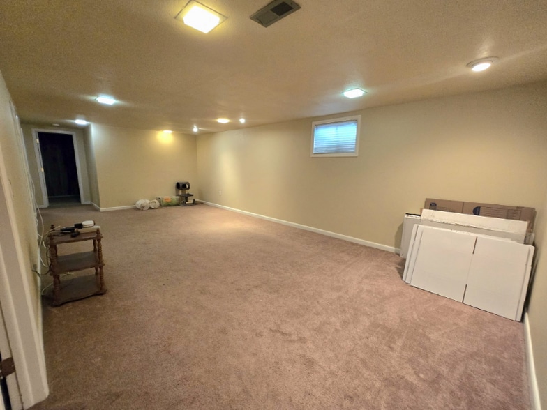 Building Photo - 8250 Chase Way