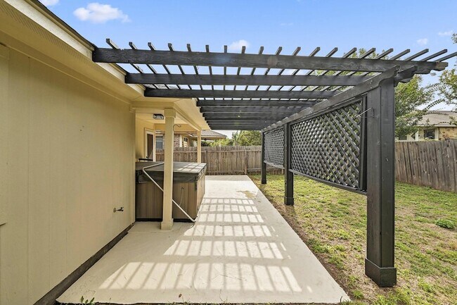 Building Photo - 919 Flanagan Dr