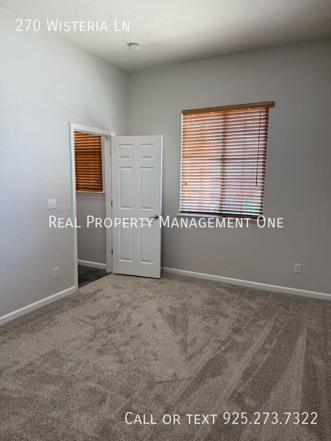 Building Photo - 270 Wisteria Ln