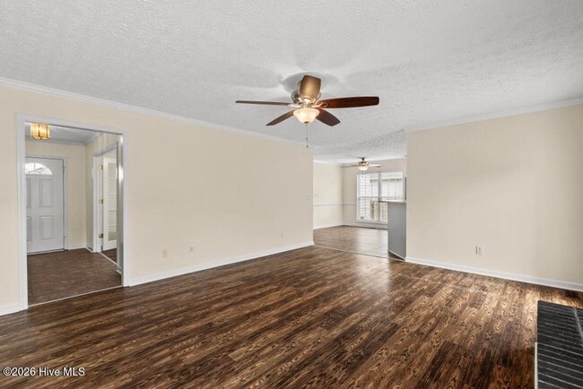 Building Photo - Wonderful Neighborhood with City Convenience!
