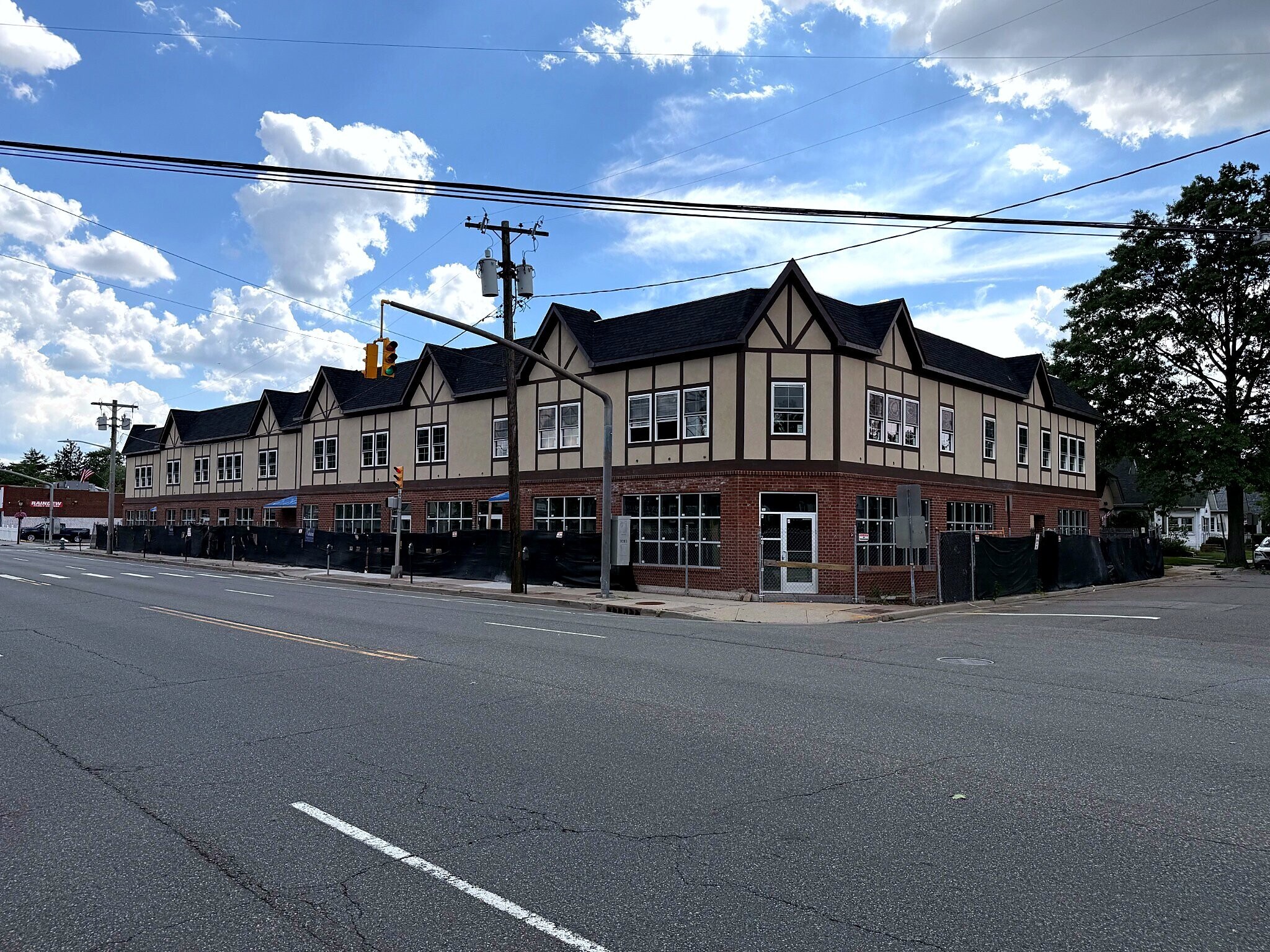 Building Photo - 41 Covert Ave