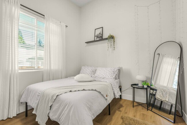 Building Photo - 15206 NE 96th St