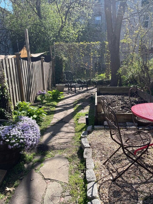 Building Photo - 65 Atlantic St