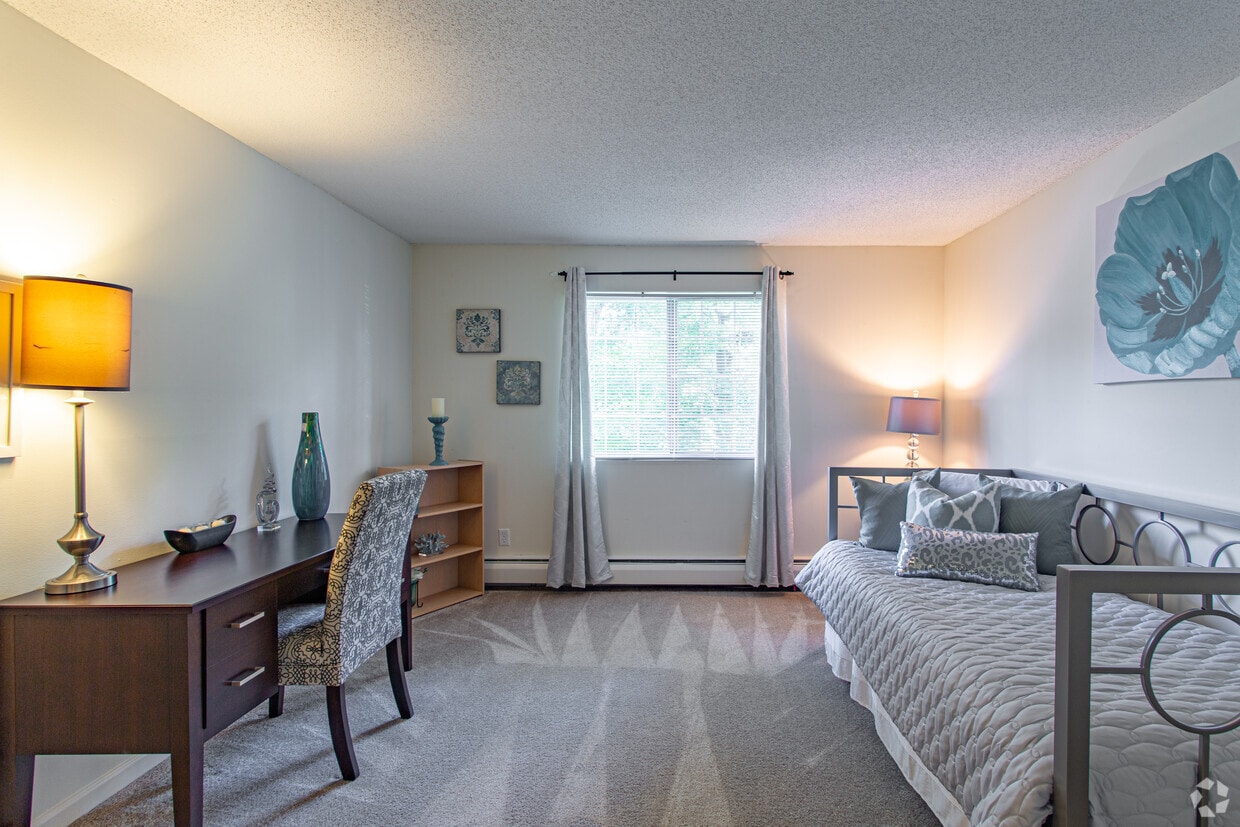 Greenview Village Apartments Manchester