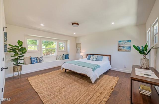 Building Photo - 5357 S Victoria Ave