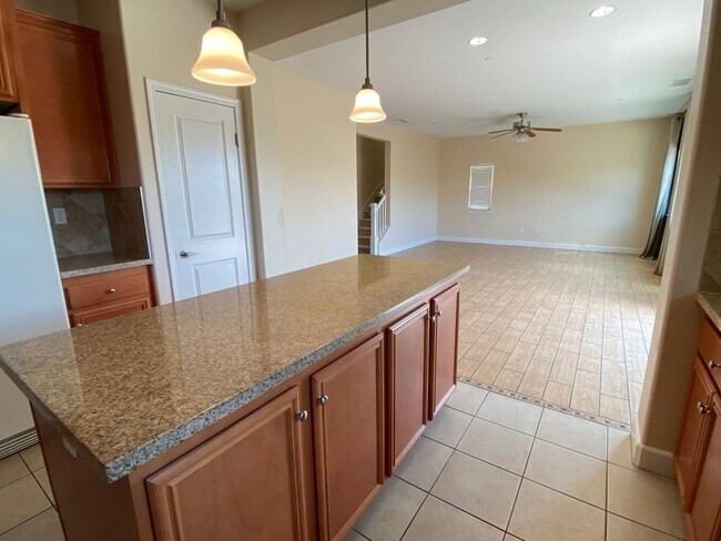 Building Photo - Remodeled 4 bedroom 3 bath home in Moorpark