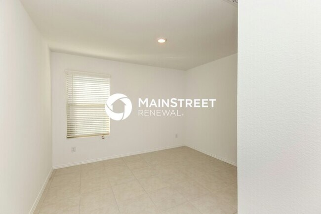 Building Photo - 4 Bedroom Pet-Friendly Home in Fort Worth, TX with Main Street Renewal