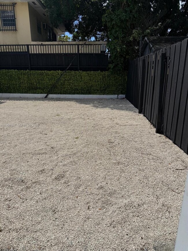 Building Photo - 248 SW 18th Ct