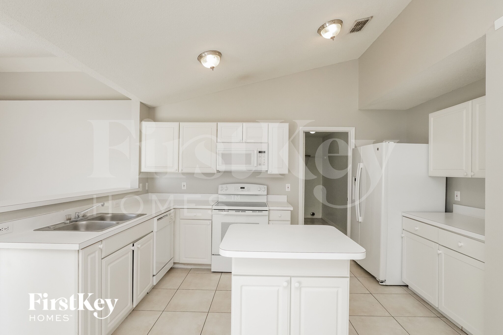 Building Photo - 729 Pincon Ln