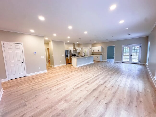 Building Photo - 232 Sylvan Rd