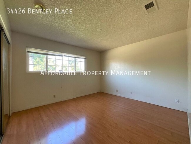 Building Photo - 34426 Bentley Pl
