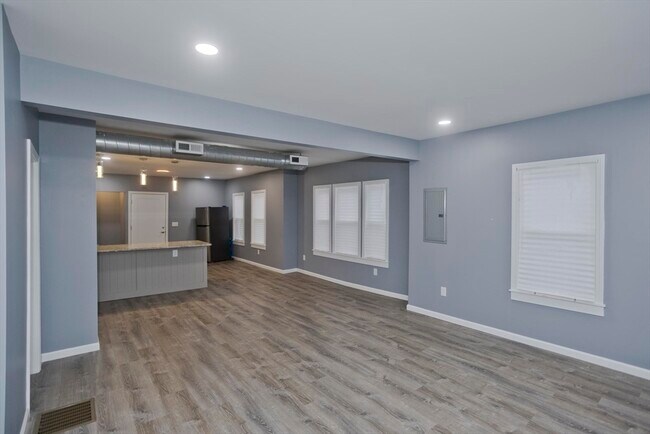 Building Photo - 27 Charbonneau Terrace