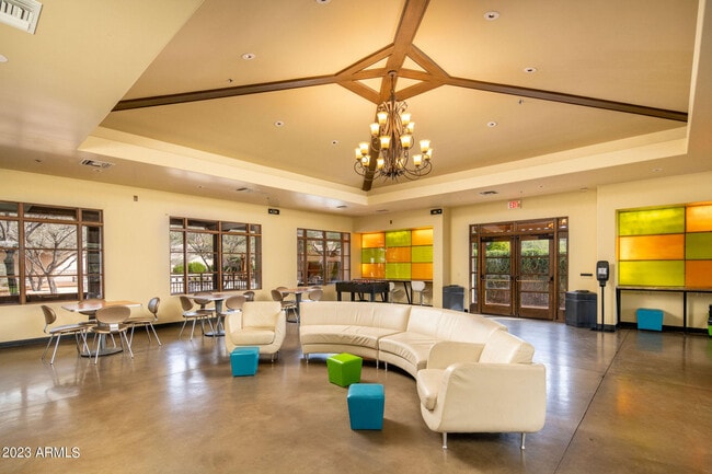 Building Photo - 9818 E Edgestone Dr