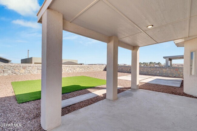 Building Photo - 14509 Johnny Mata Dr