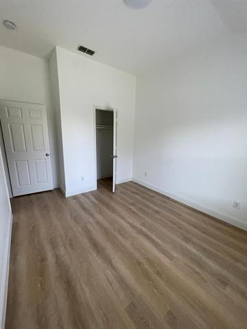 Building Photo - 2049 Sunny Side Dr