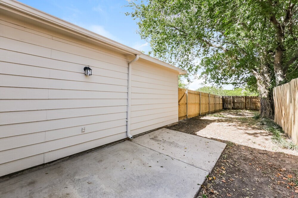 Building Photo - 105 Hunter Dr