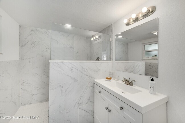 Building Photo - 458 Sandpiper Dr