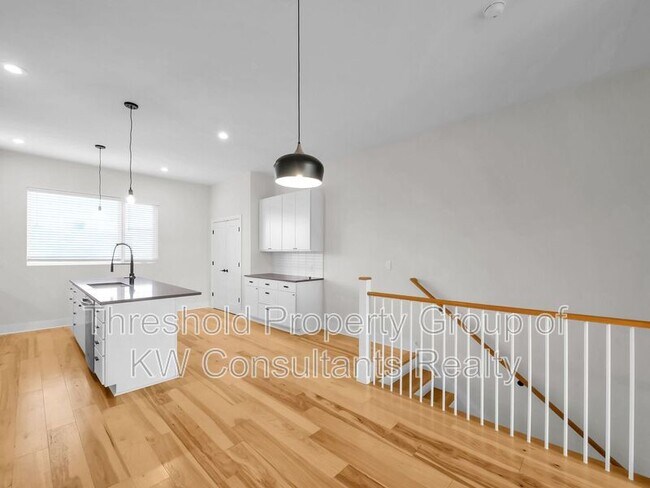 Building Photo - 1165 N 4th St