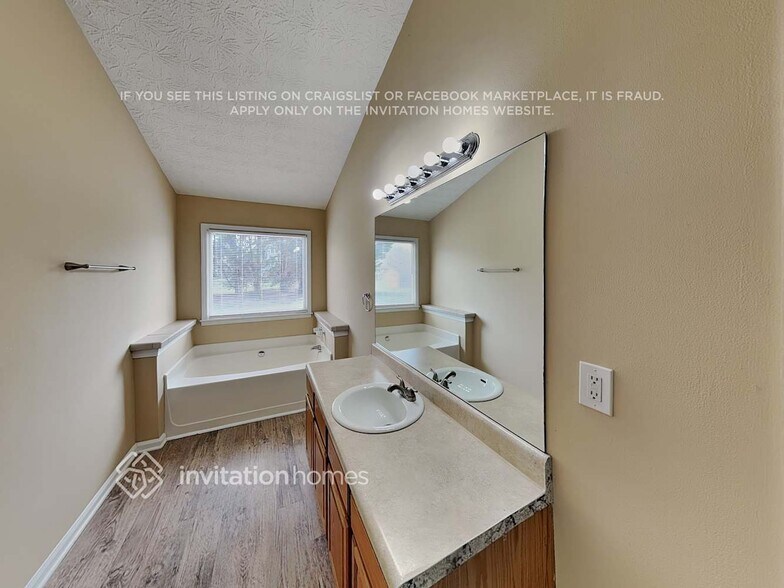 Building Photo - 2700 Archer Way