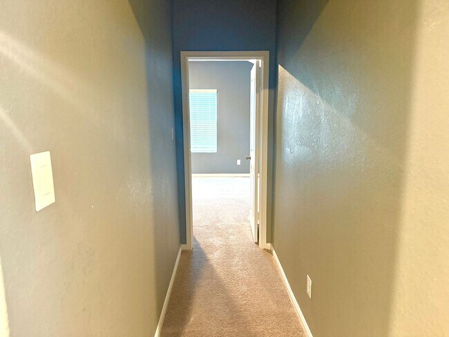 Building Photo - Spacious 5-Bed, 3-Bath Home in Brookmill –...