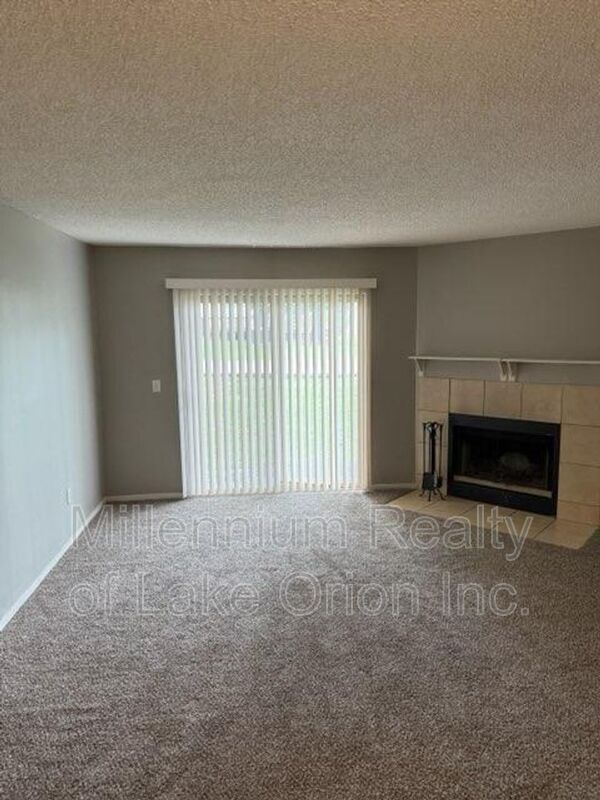 Building Photo - 25 Louck St