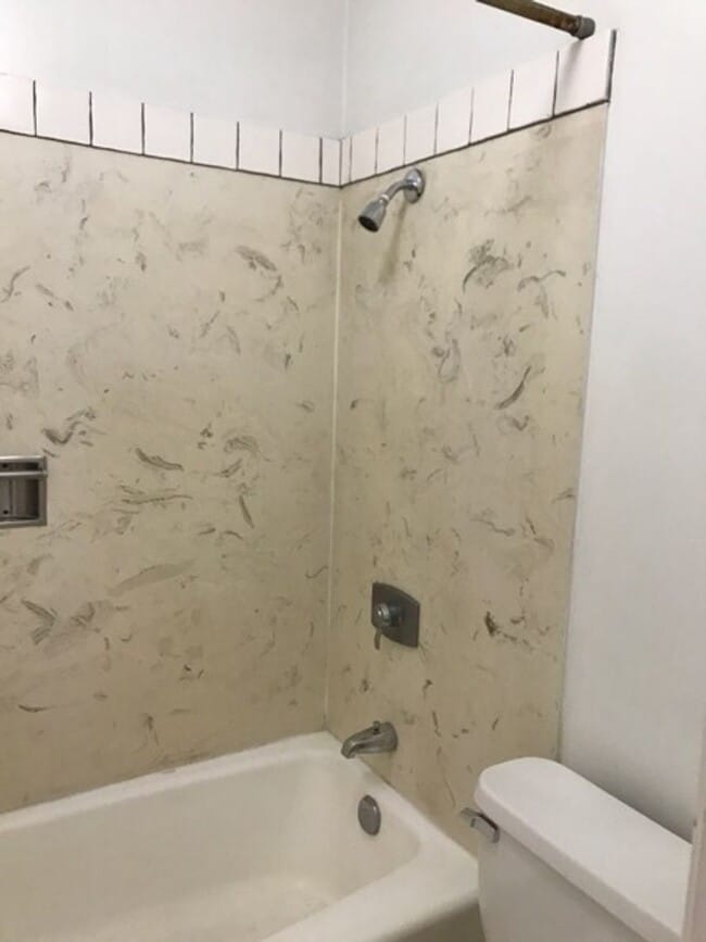 Building Photo - 787 Meadows Dr