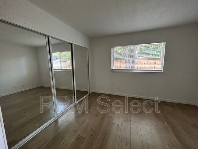 Building Photo - 855 Gaylene Ct