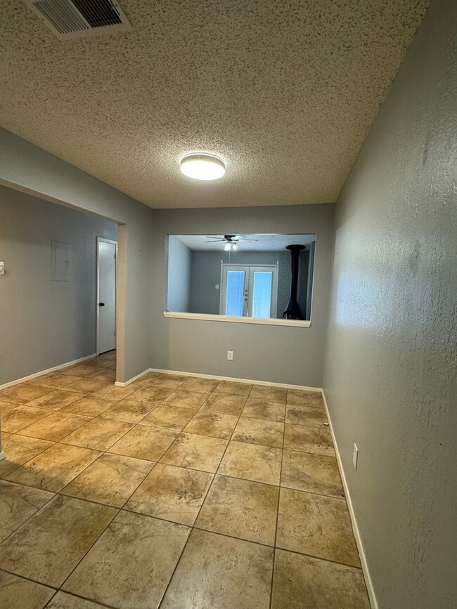 Building Photo - Southside-Duplex-Includes Water & Trash