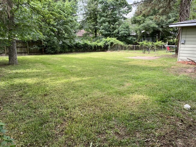 Building Photo - 3825 Hyde Park Row