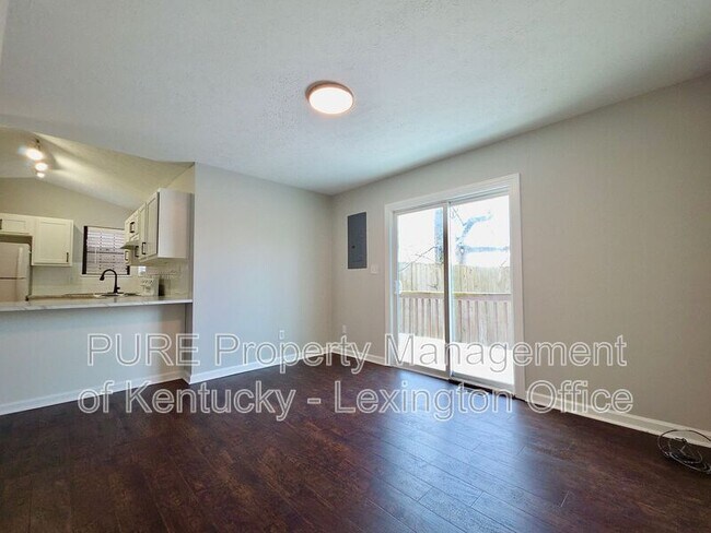 Building Photo - 1430 Vintage Cir