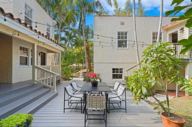 Building Photo - 727 Claremore Dr