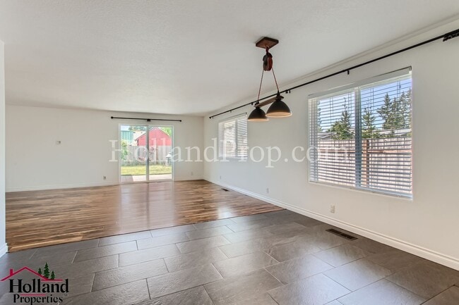 Building Photo - Charming & Spacious 3-Bed, 2-Bath Home in Peaceful North Plains!