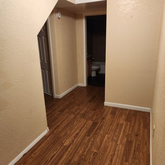 Building Photo - 4 Bed | 2 Bath House in the lower Rattlesnake
