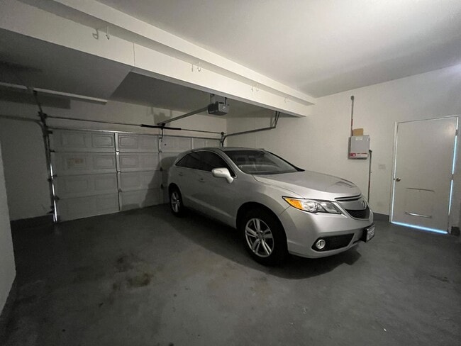 Building Photo - Spacious 4-Bedroom Home in Mira Mesa – Tam...