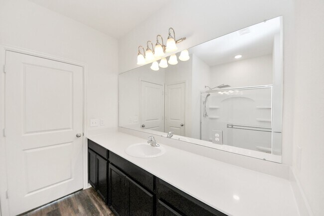 Building Photo - 2056 Spindletree Ln