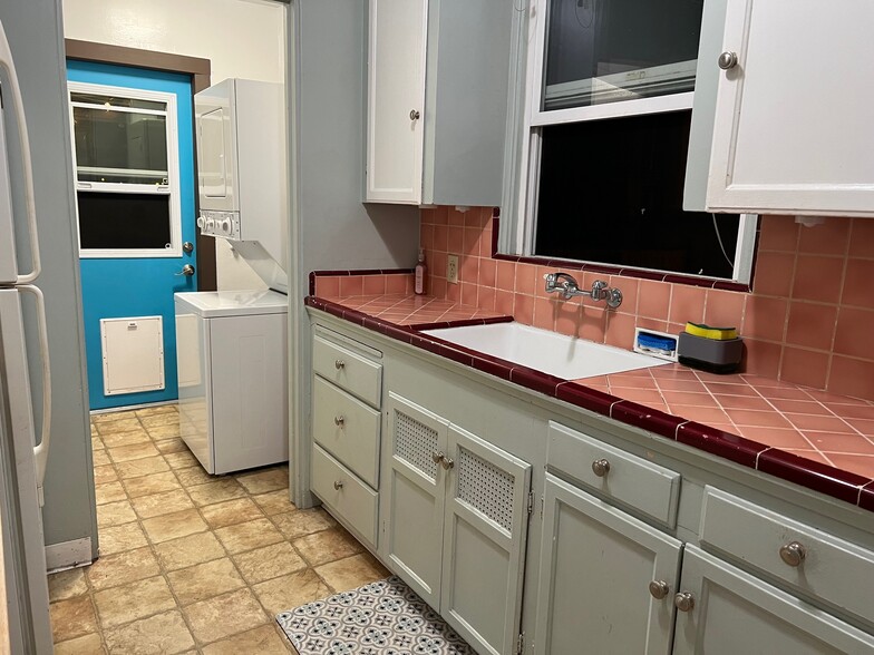 Building Photo - 4766 Aragon Dr