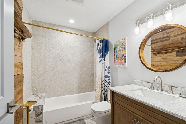 Building Photo - 292 Sunlit Cove Dr NE